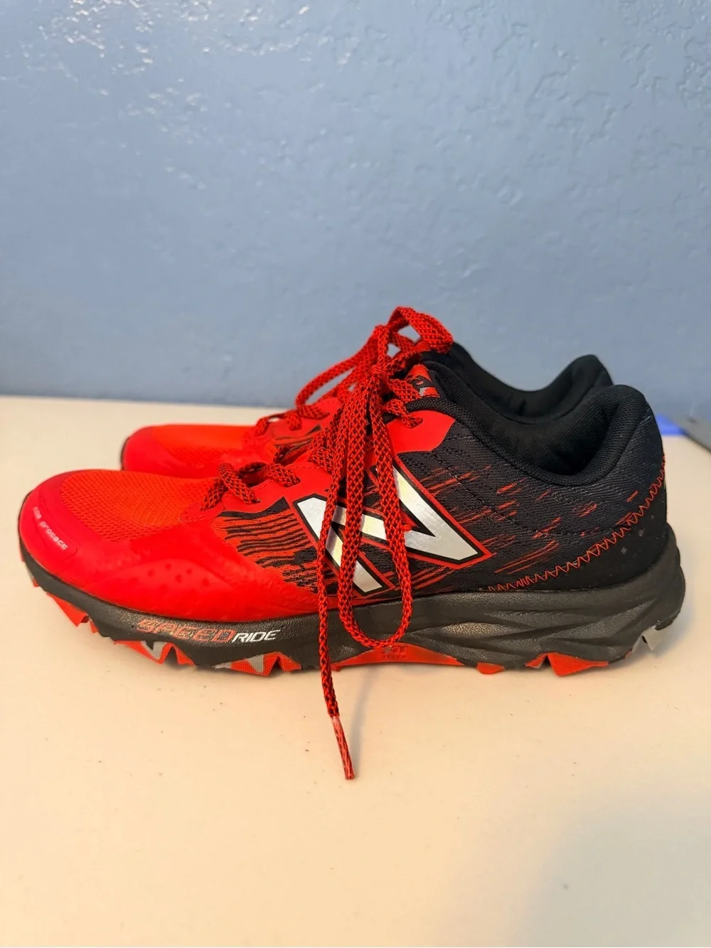 New Balance 690v2 Speed Rife Trail Running Sneakers men size 8 red/black